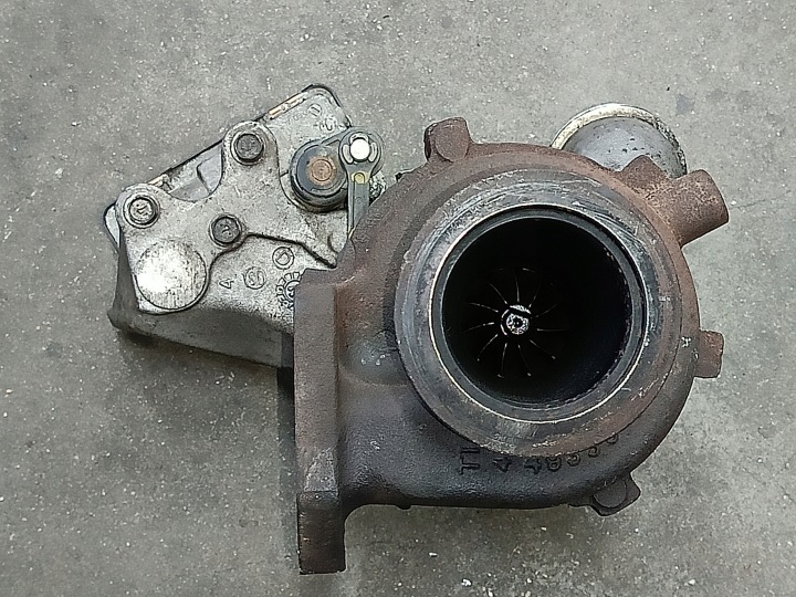 TURBOCOMPRESSEUR BMW 8517452 E90,F10,F20,F30 N47 PARFAITE
