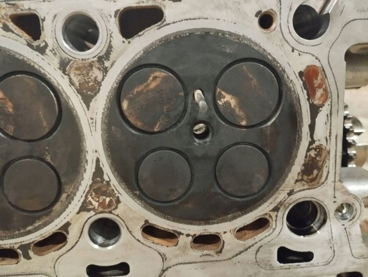 JEEP OE 90352085F CULASSE