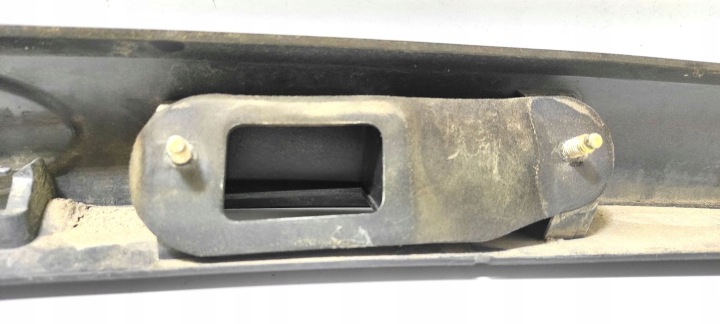 FORD MONDEO MK III 2002 MOULURE ÉCLAIRAGE ARRIÈRE CADRE DE PLAQUE D'IMMATRICULATION
