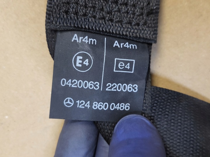 CEINTURE DE SÉCURITÉ ARRIÈRE MERCEDES 124 OE 1248600486