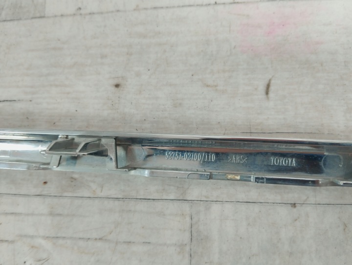 TOYOTA AURIS II MOULURE CHROME PARE-CHOCS ARRIÈRE ARRIÈRE 52751-02100
