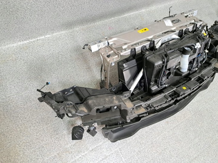 BMW IX I20 PANNEAU AVANT RENFORCEMENT POUTRE JALOUSIE CAPTEUR