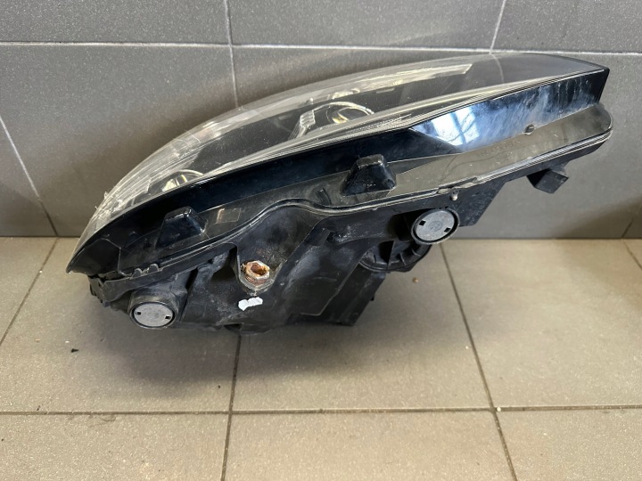 PHARE DROIT AVANT VW T6 ENDOMMAGÉ VERRE 7E1941036