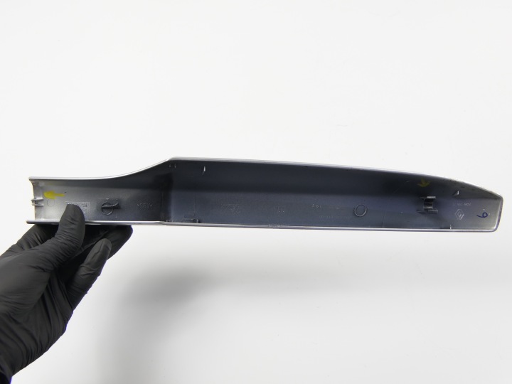 BOUCHON PROTECTION RAMPE TOITS ARRIÈRE GAUCHE RENAULT MEGANE III 3 08-16R. UNIVERSEL