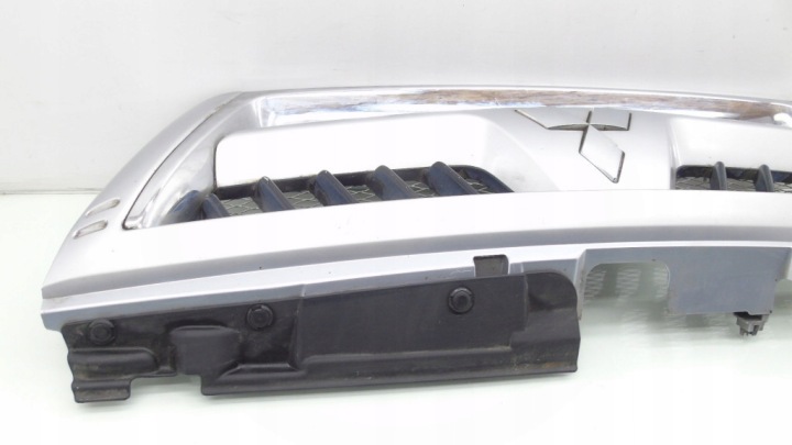 GRILLE CALANDRE MITSUBISHI PAJERO III MN117713