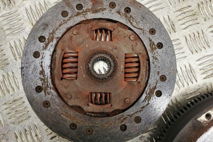 ENSEMBLE ADHÉRENCE FORD SCORPIO II (GFR, GGR) 89GR7563AA 2.5L DIESEL 85KW