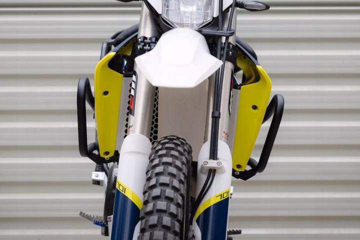ARCEAU HUSQVARNA 701 KTM 690 NOIR YAKK EXP