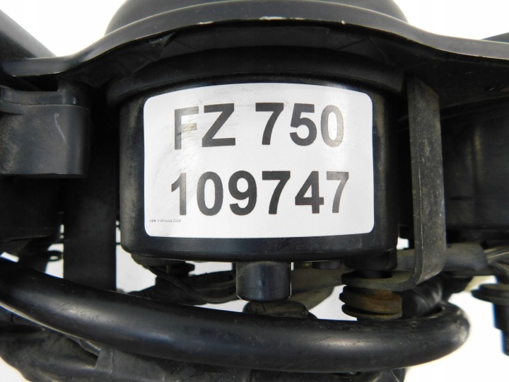 YAMAHA FZ 750 COMPTEUR