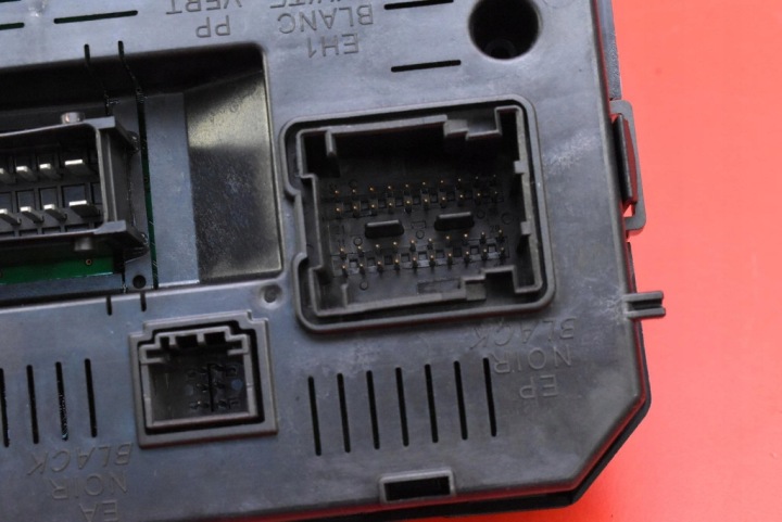 BOÎTE FUSIBLES FUSIBLE 9664059180 PEUGEOT 308 1 I T7 1.6 THP 150 KM