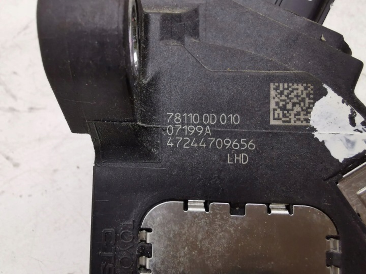 TOYOTA YARIS PÉDALE GAZ 2007 781100D010