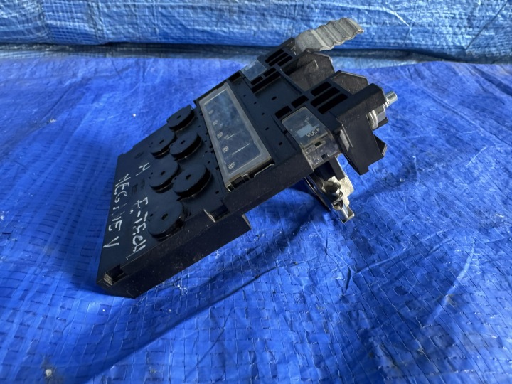 SERRE-CÂBLE POSITIVE RENAULT MEGANE V E-TECH 7327-6944-3W 241148915R