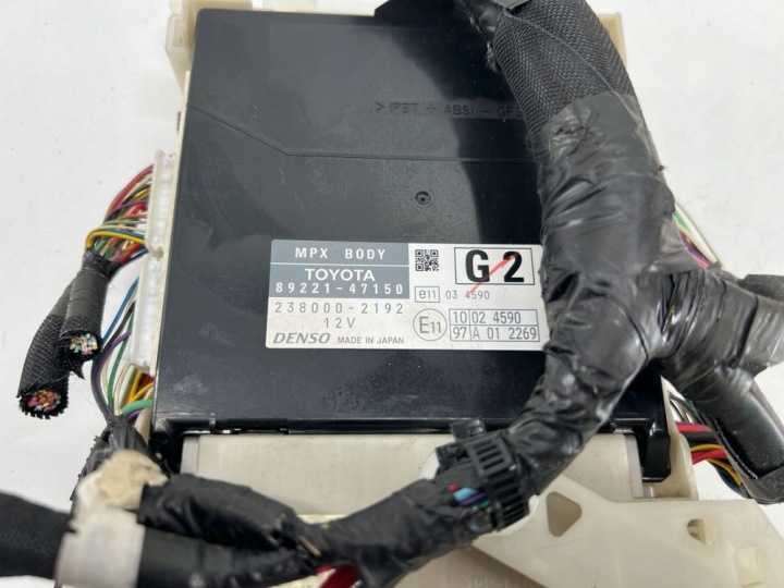 MODULE CONTRÔLEUR CONFORT TOYOTA PRIUS III XW30 8922147150