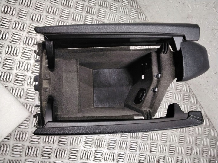 ACCOUDOIR CONSOLES MILIEU MERCEDES-BENZ ML W166 A1666800819
