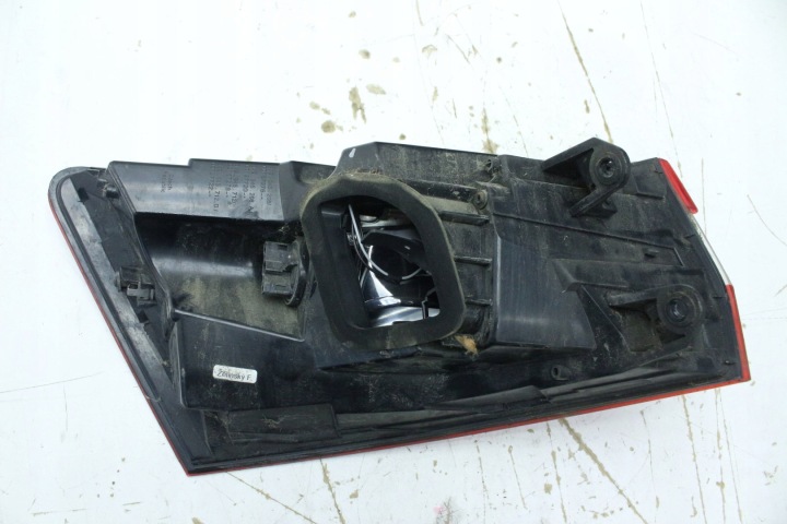 PHARE DROIT ARRIÈRE 3V9945208A SKODA SUPERB III UNIVERSEL