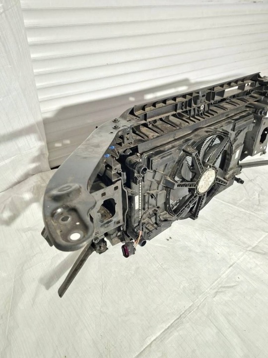 VW TOURAN 5TA POUTRE PARE-CHOCS AVANT