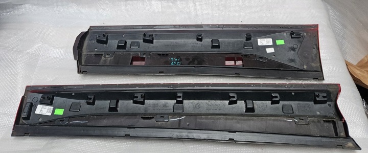 SKODA KODIAQ MOULURE PORTES DROIT AVANT ARRIÈRE DROITE 565854940A 565854950A