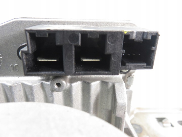 SUPPORT ÉLECTRIQUE RENAULT MODUS 8200826817B