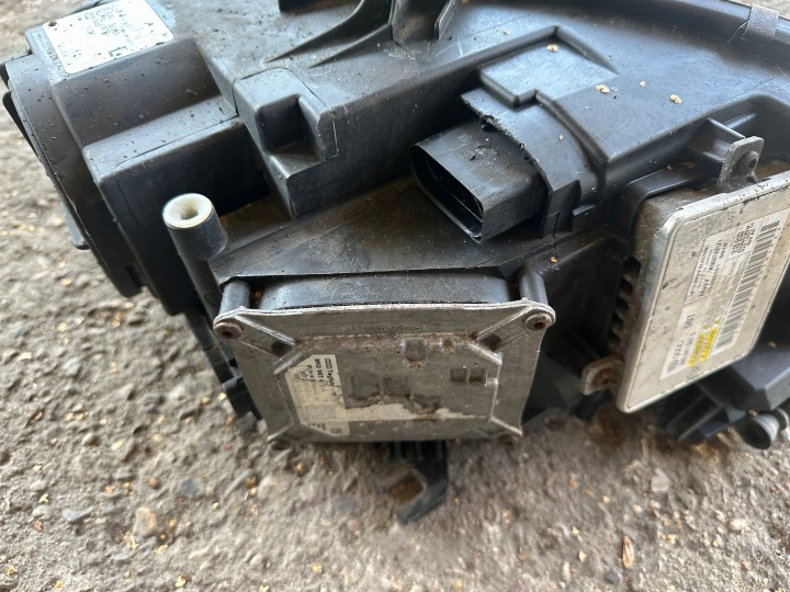 AUDI A4 B8 PHARE GAUCHE DROITE AVANT AVANT BIXENON LED JEU 8K0941004Q