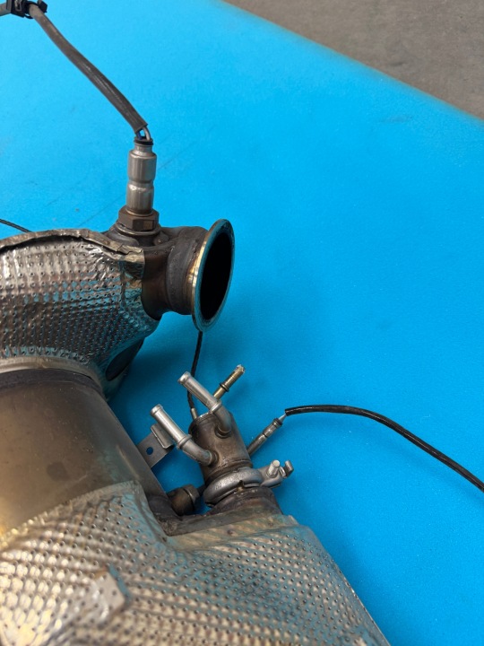 CATALYSEUR COMPLET 2.0 TDI 05L131695D 05L131705R PARFAIT