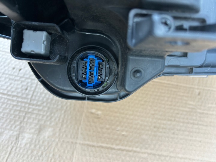 PHARE GAUCHE AVANT HYUNDAI TUCSON IV N792112010