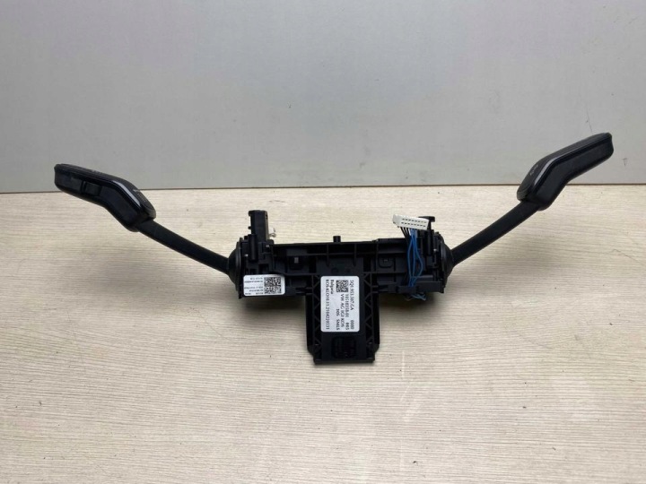 COMMUTATEUR CLIGNOTANTS FEUX DROGOWYCH/MIJANIA VOLKSWAGEN GOLF VIII