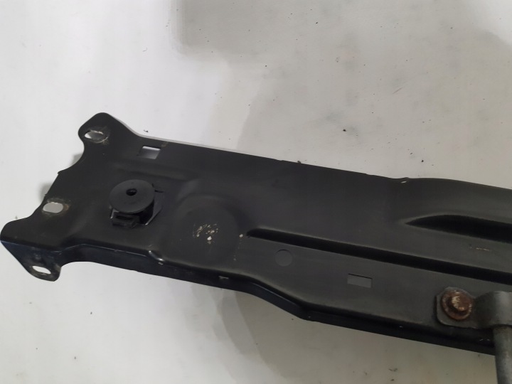 PANNEAU AVANT SUPÉRIEUR RENFORCEMENT MERCEDES W204