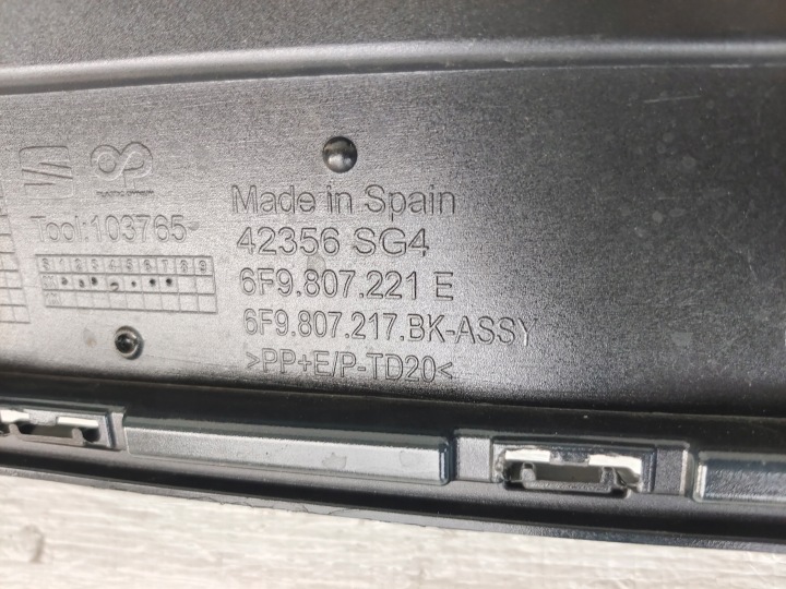 SEAT ARONA LIFT 21- PARE-CHOCS AVANT 6F9807221E BAGUETTES LATÉRAL