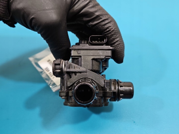SOUPAPE EAU BMW IX1 U11 ÉLECTROVANNE 9462114