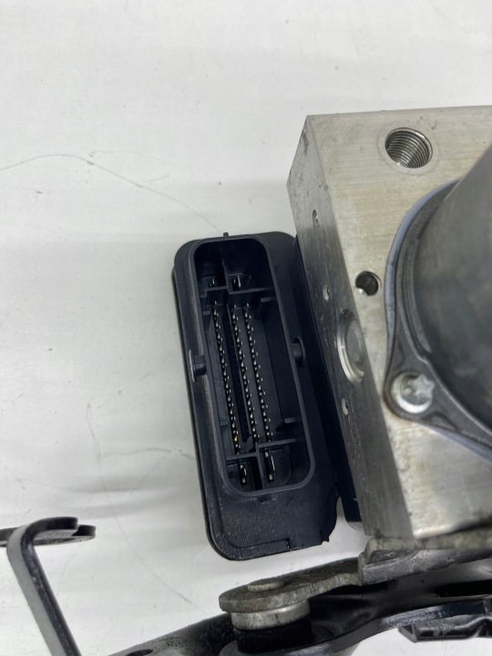 AUDI A6 C7 LIFT POMPE DE FREIN ABS FONCTIONNEL LEGALNA!