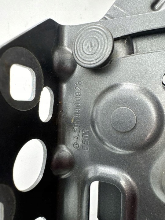 MERCEDES C W205 CHARNIÈRE CAPOTS DROIT AVANT A2058800928
