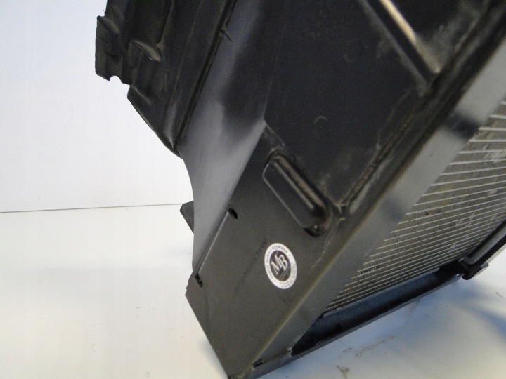 MERCEDES RADIATEUR EAU DANS PASSAGE DE ROUE DROIT G CLASSE 465 W465 A4635009400