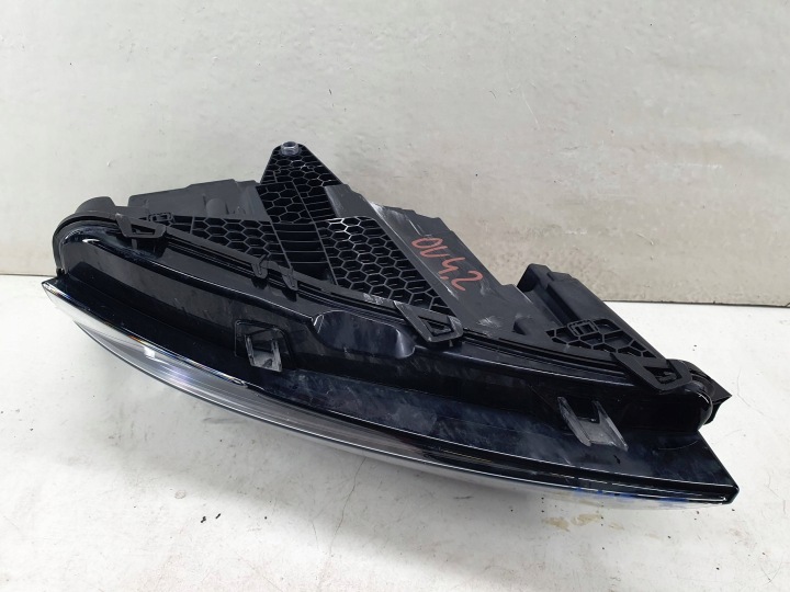 SKODA SUPERB 3 III LIFT 3V LED GAUCHE PHARE AVANT AVANT PROJECTEUR