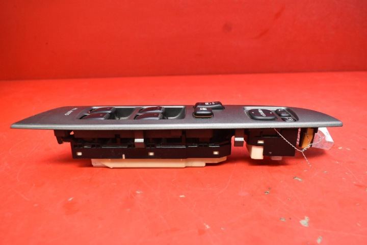 PANNEAU COMMANDE VITRE EUROPE 84040-53080 LEXUS IS220 XE20 05-10