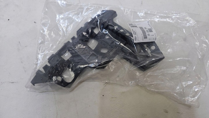 FIXATION PARE-CHOCS AVANT DROIT 1 PCS (BOCZN