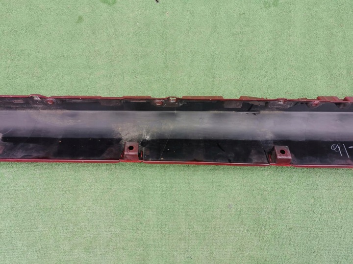 MOULURE SEUIL DROITE SEUIL DROIT TESLA AVEC LIFT 6005875-00-J