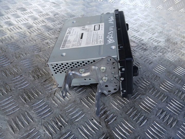 TOYOTA YARIS III RADIO AUTORADIO 86120-0DC20 2019R