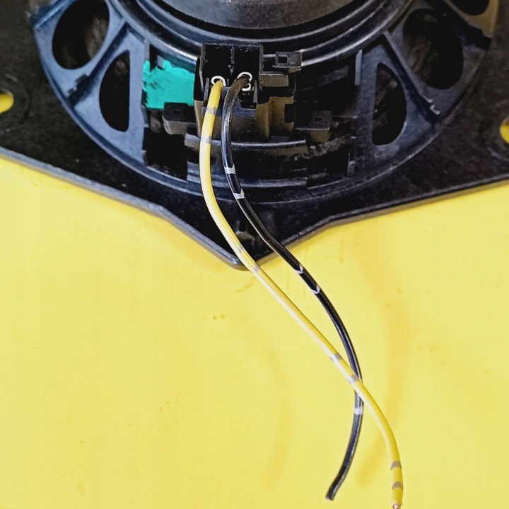 HAUT-PARLEUR DROIT GAUCHE ARRIÈRE TOYOTA COROLLA E110 86160-02160 NR965