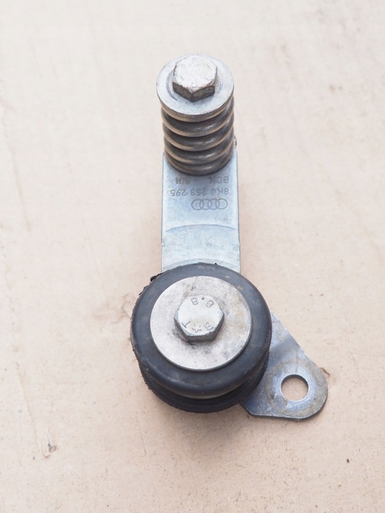 SUPPORT SILENCIEUX AUDI A4 08-