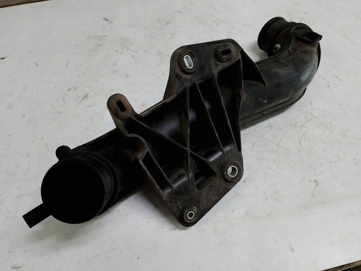 AUDI A4 B8 TUYAU ÉCHANGEUR D'AIR DE SURALIMENTATION 8K0145673L EUROPE