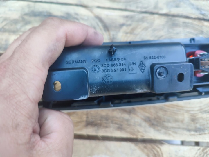PRISE ALLUME-CIGARES VW PASSAT CC 3C0863284G 3C0857961G