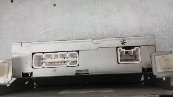 RADIO TOYOTA AVENSIS 2.0D 01R 86110-05010