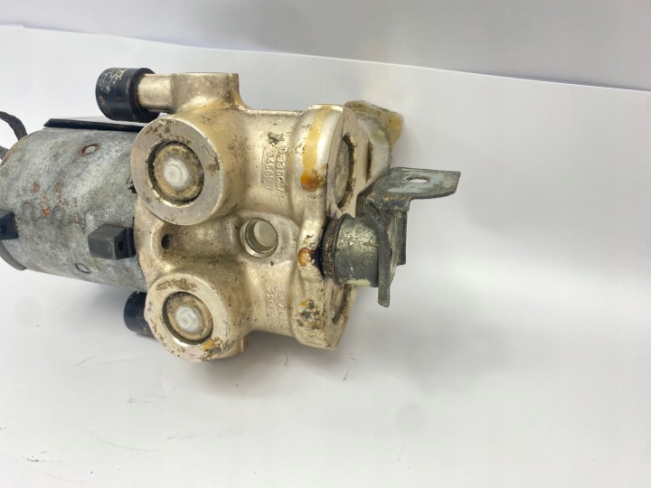 POMPE DE FREIN ABS MERCEDES W124 R129 W201 W126 0265200043