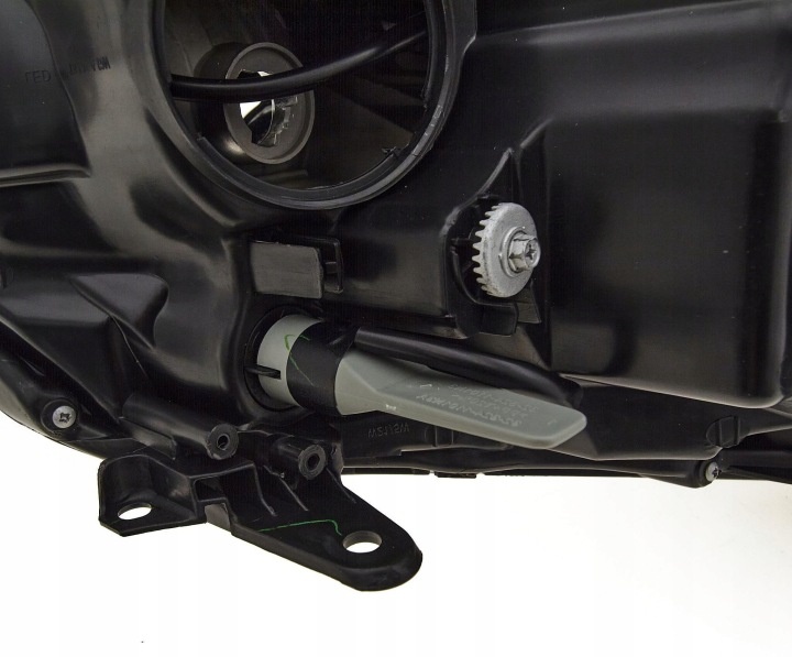 PHARE AVANT VERS TOYOTA AVENSIS T27 2012-2015 8117005350 GAUCHE