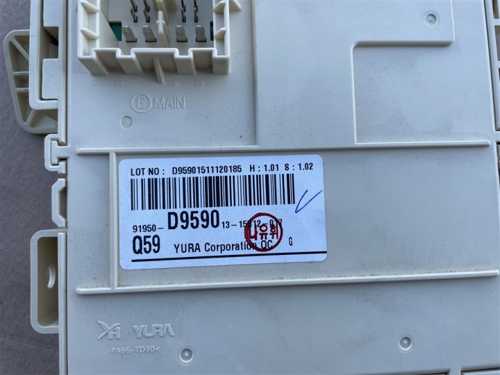 BOÎTE FUSIBLES MODULE CONTRÔLEUR KIA SPORTAGE 4 IV 15-19 ANNÉE