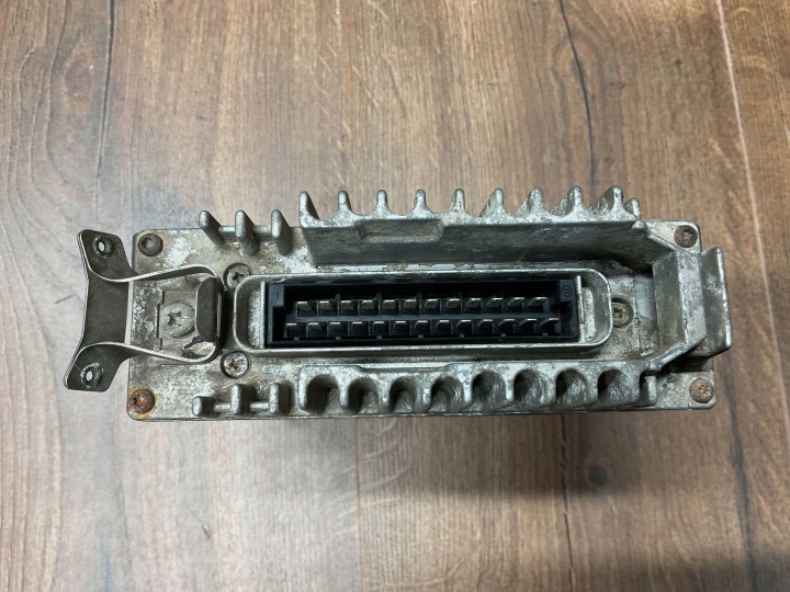 MODULE CONTRÔLEUR MOTEUR MERCEDES W124 0075451532
