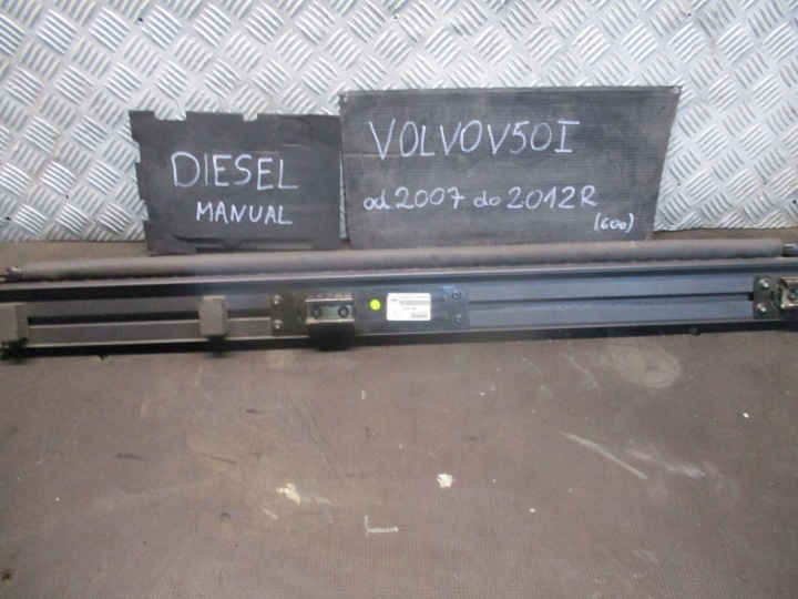 STORE GRILLE COUVERCLES DE COFFRE VOLVO V50 07-12R