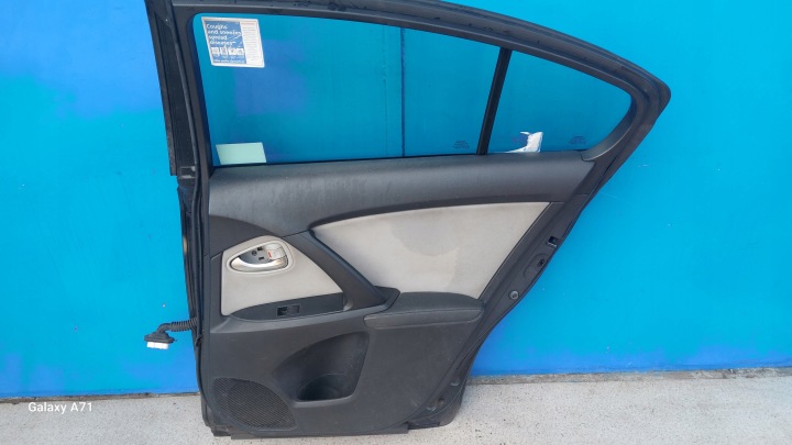 TOYOTA AVENSIS T27 T29 LIFT BERLINE PORTES DROIT ARRIÈRE ARRIÈRE 1H2