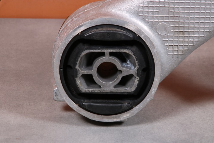 BMW G31 LCI B48X CHÂSSIS CHÂSSIS POUTRE SUSPENSIONS ARRIÈRE 6896680 5324 KM