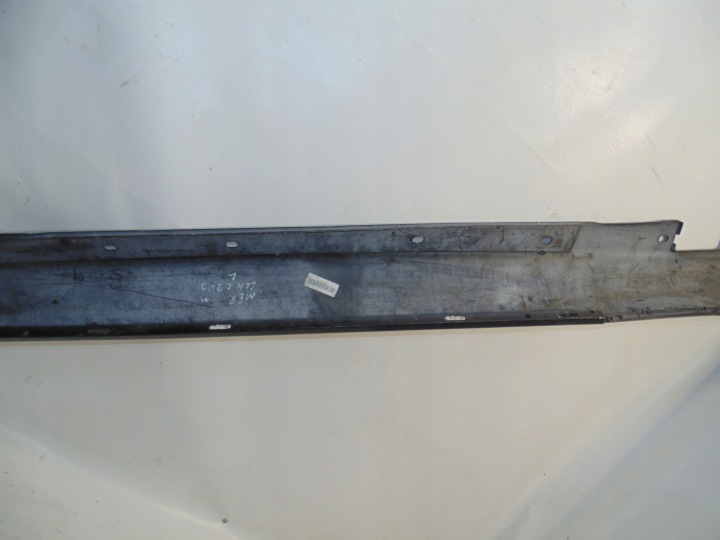 MOULURE SEUIL REVÊTEMENT GAUCHE MERCEDES CLK W2090 M.