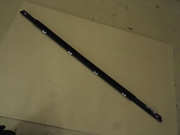 MOULURE RACLOIR PORTES DROIT ARRIÈRE ARRIÈRE 83220-J7010 KIA CEED III NEUF